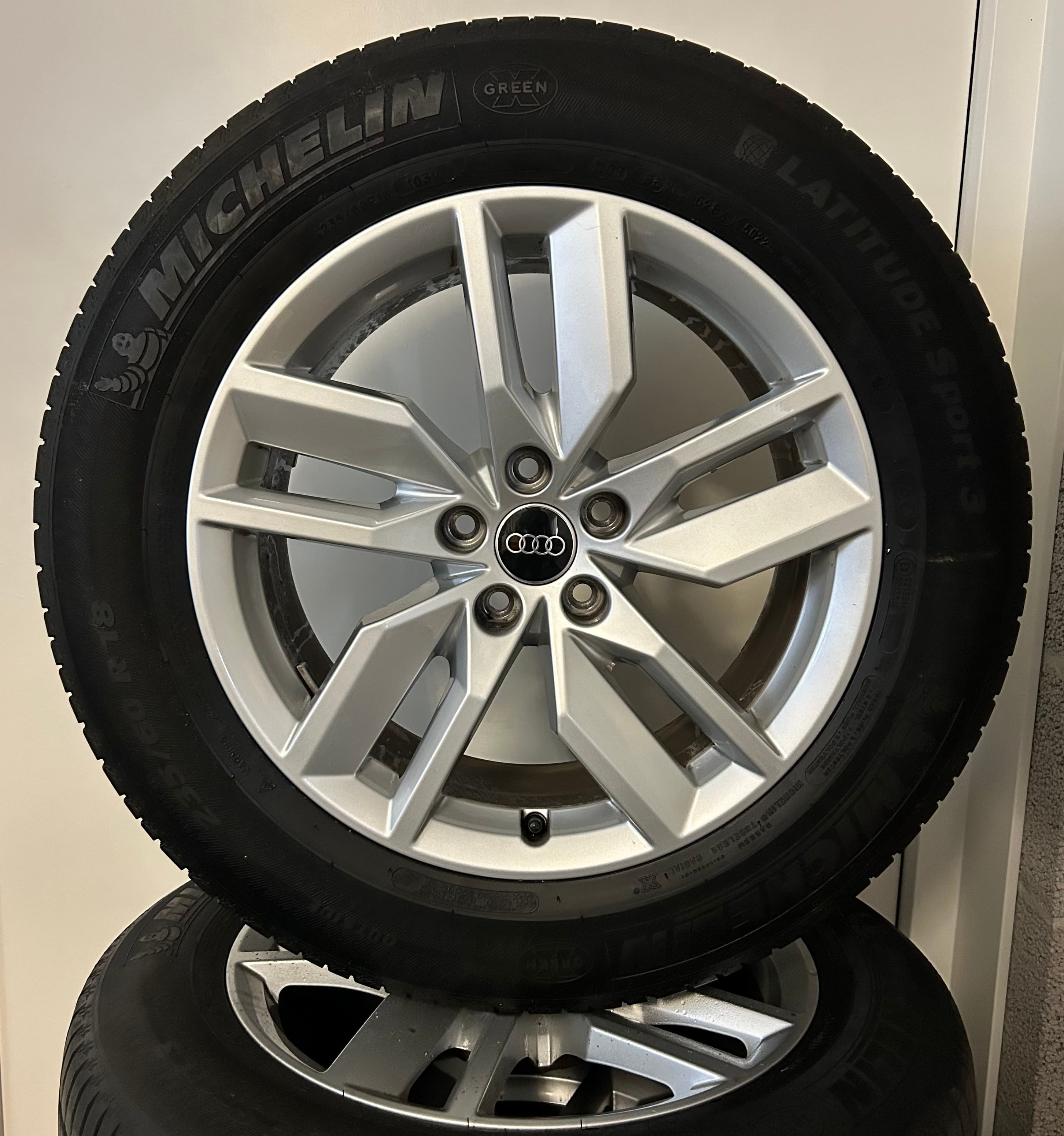 Audi Q5 18 inch Velgen + Zomerbanden