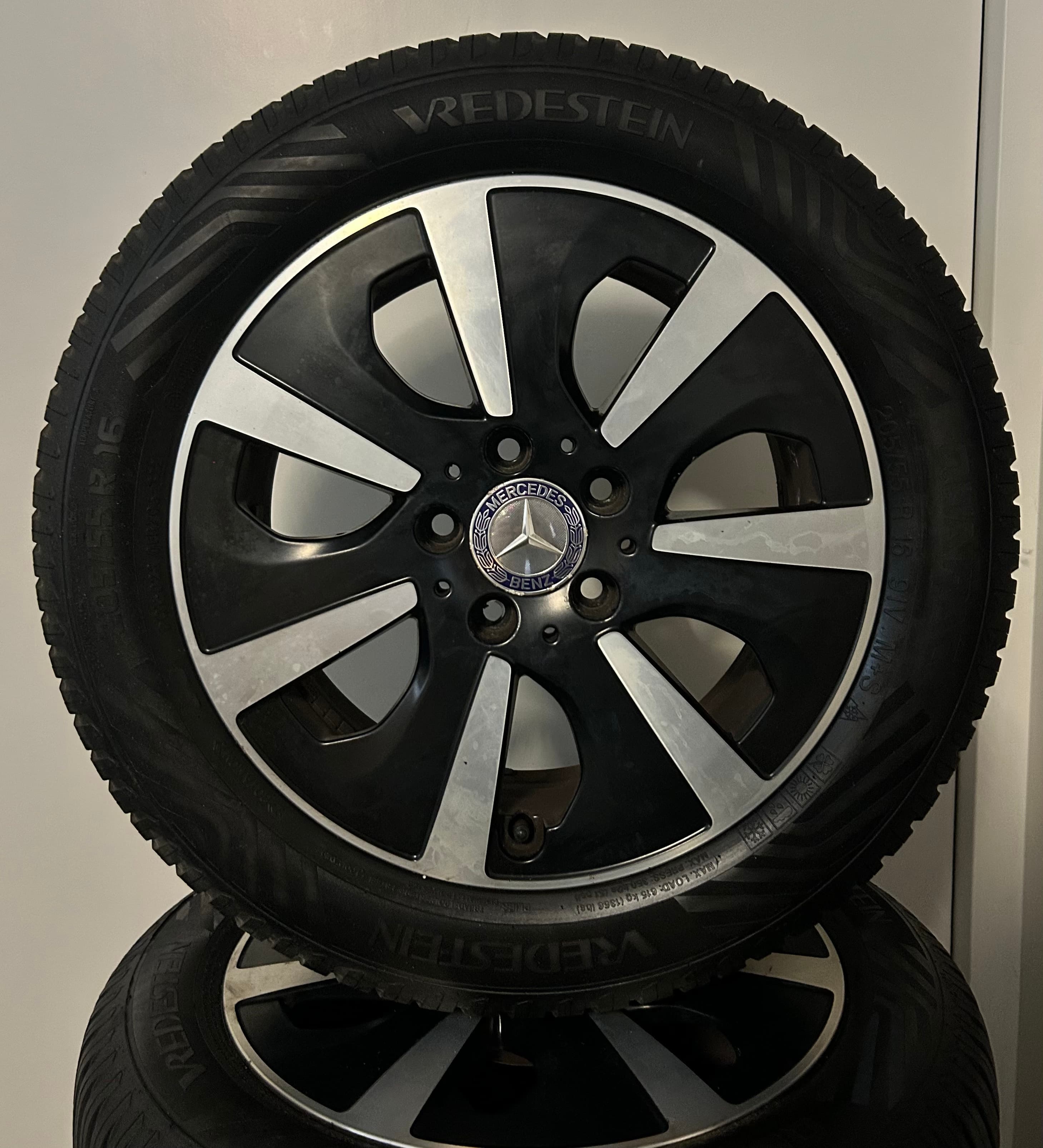 Mercedes A / B / CLA klasse Velgen + Banden — foto 1